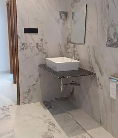 In Bandra - 4 Bhk - Topfloor Apartment Mumbai