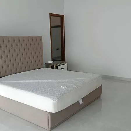 In Bandra - 4 Bhk - Topfloor Apartment Mumbai