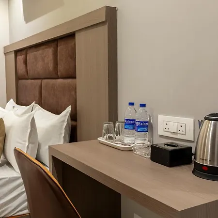 Metromax Andheri Hotel 3*