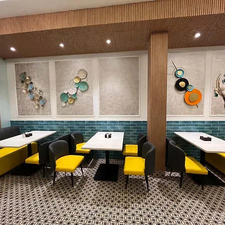 Esquire Near Bkc Mumbai