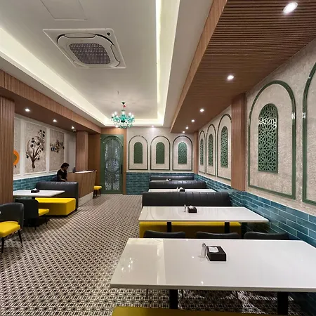 Hotel Esquire Near Bkc