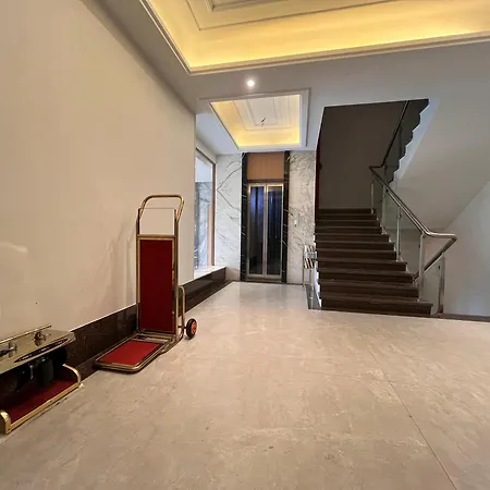 Esquire Near Bkc Hotel