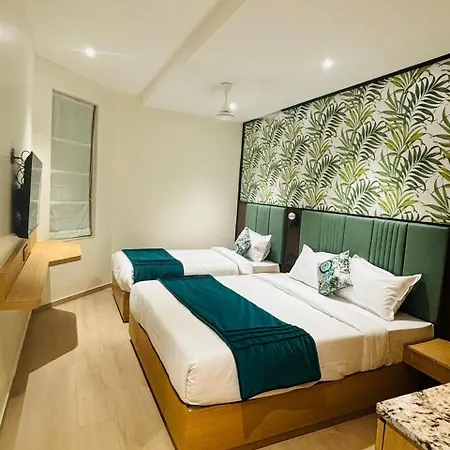 Hotel Esquire Near Bkc