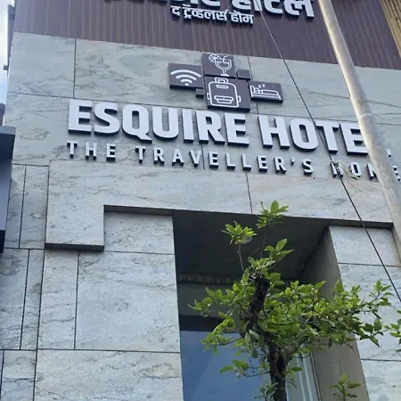 Hotel Esquire Near Bkc 3*