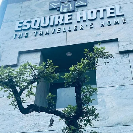Hotel Esquire Near Bkc 3*