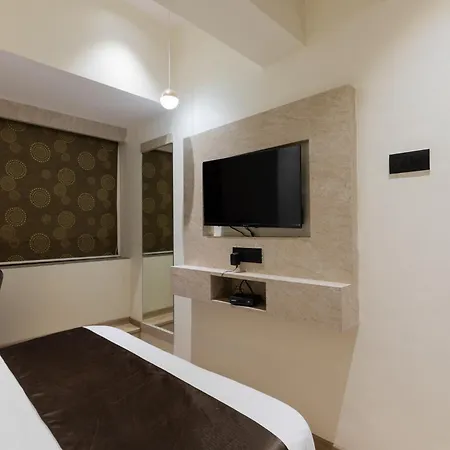 Larmont Luxury 3* Mumbai