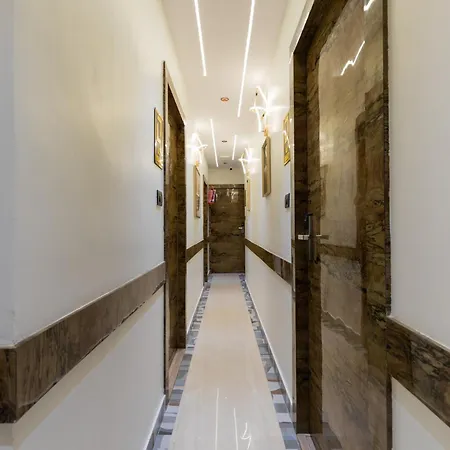 Larmont Luxury Hotel Mumbai