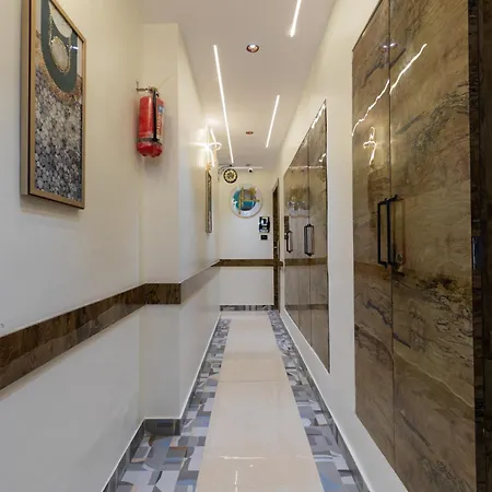 Larmont Luxury 3*