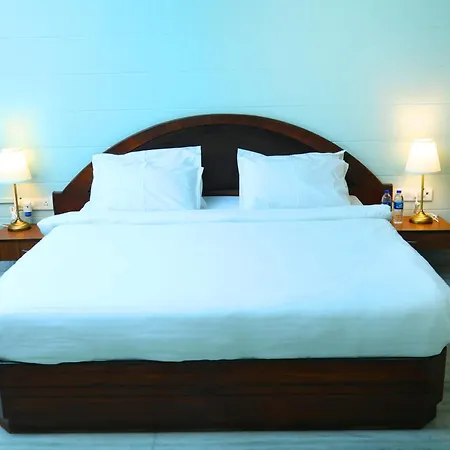 Country & By Turtle - Airport 4* Mumbai
