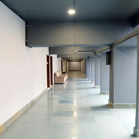 Hotel Country & By Turtle - Airport