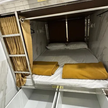 Elliott Hostel Mumbai