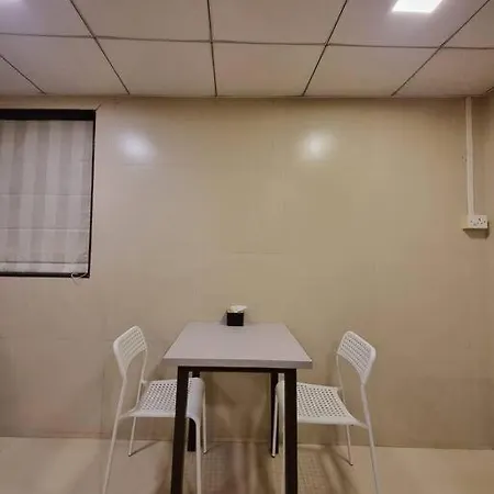 Arowana - Walk Away From Hill Road Bandra W Apartment *
