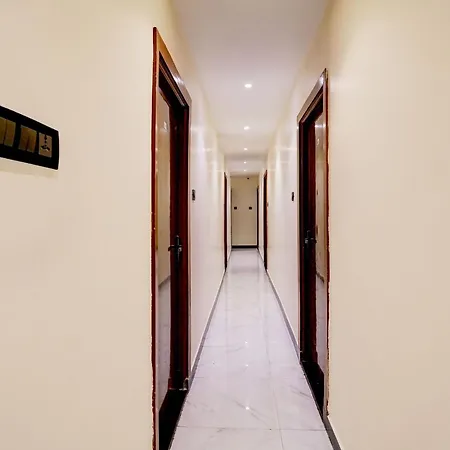 Airport Crown Andheri East, Hotel 3*