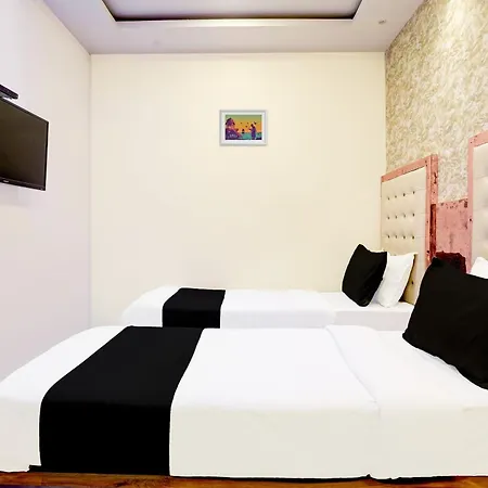 Airport Crown Andheri East, 3*