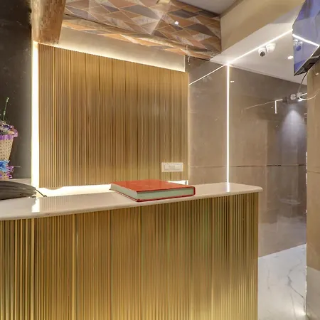 Hotel Omega