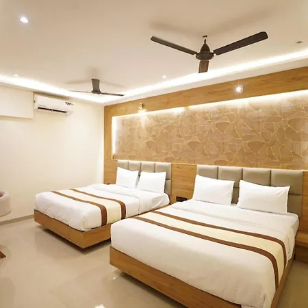 Lancaster Hotel