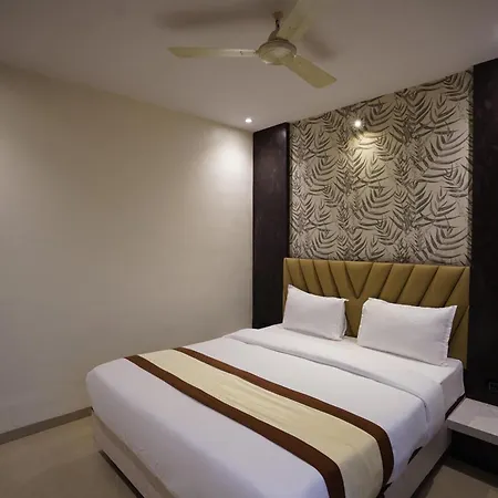 Lancaster Hotel