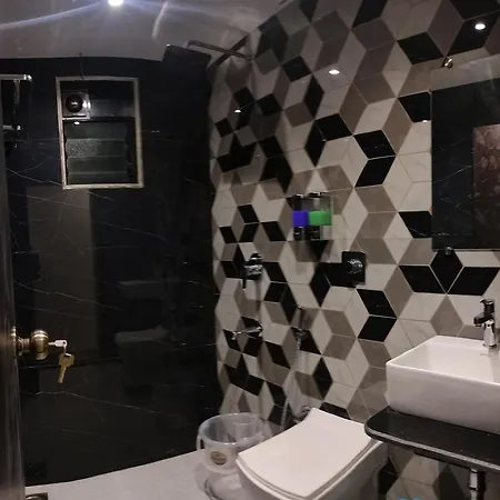 Hotel Lancaster 3*
