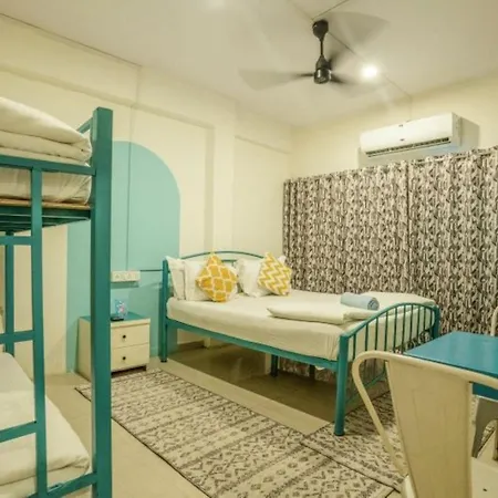 Hostel Locomo Hostel Express - Stay Work Eat *