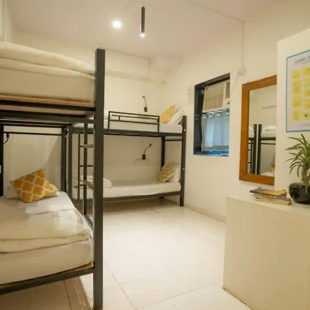 Locomo Hostel Express - Stay Work Eat Hostel Mumbai