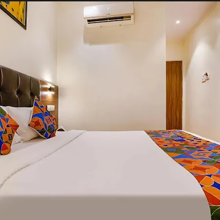 Hotel Deluxe Residency Nr- International Airport