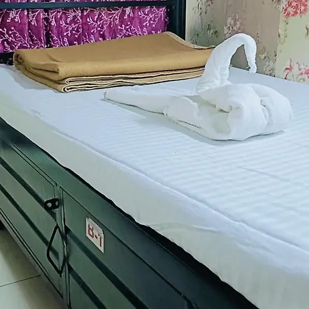 Pg Mahira Hotel 3*