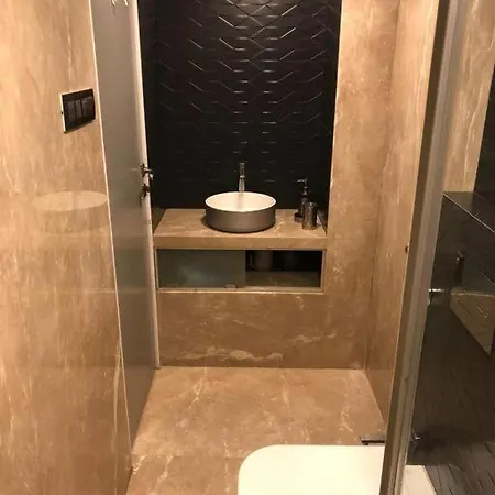 Apartment New Boutique 1 Bhk In Bandra, Off Pali Hill *