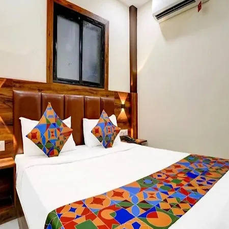 Apartment Golden Sands Aslpha Mumbai
