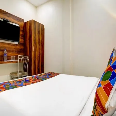 Apartment Golden Sands Aslpha Mumbai