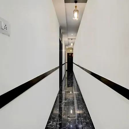 Apartment Golden Sands Aslpha Mumbai