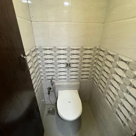 Ocean International Airport T-2 Hotel 3*