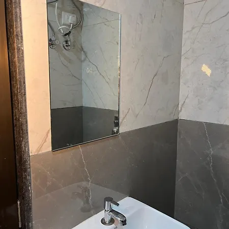 Hotel Parel Residency 3*