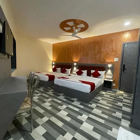 Glitz Golden Sands - Nr Asalpha Metro Station Hotel Mumbai