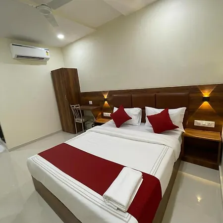 Glitz Golden Sands - Nr Asalpha Metro Station Hotel Mumbai
