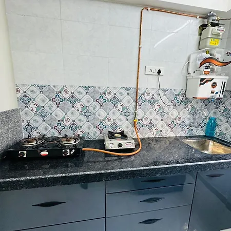 Apartment 1 Bedroom In Parel