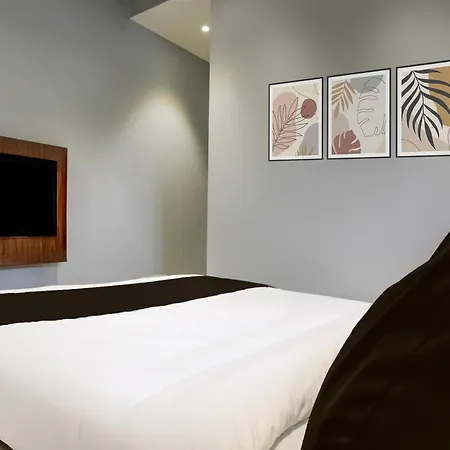 Hotel Super Oyo Hotel O Powai Inn Mumbai 4*