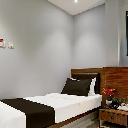 Super Oyo Hotel O Powai Inn Mumbai 4* Mumbai