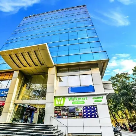 Glitz New Ascot International - Nr International Airport T2 Hotel