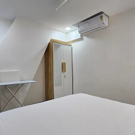 Lite - Khar West Mumbai