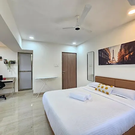 Lite - Khar West