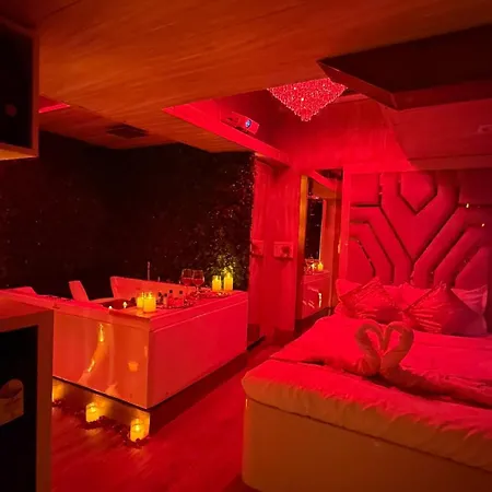 Makaan - The Luxury Homestay Aparthotel *