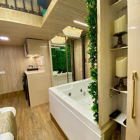 Aparthotel Makaan - The Luxury Homestay Mumbai