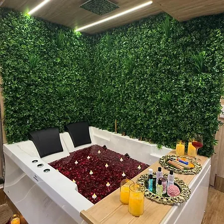 Makaan - The Luxury Homestay Aparthotel