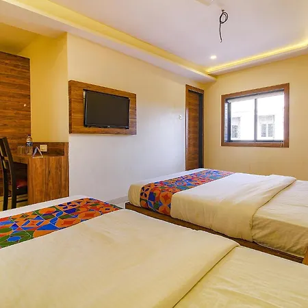 Fabhotel Peninsula - Nr Csmt Station Guest house