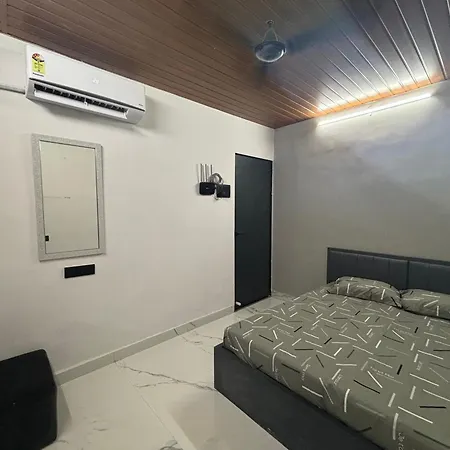 Bed & Breakfast Aqua International Airport