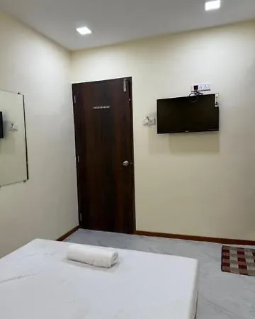 Hotel Marine Line Near Marine Drive & Cricket Stadium, South 2*