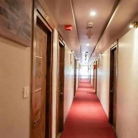 Amber Choice International Airport Hotel 3*