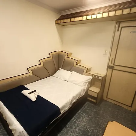 Platinum Residency Colaba 2*