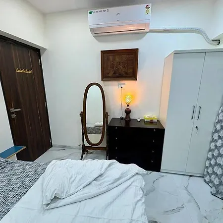 Cozy 1bhk With View In Bandra West 401