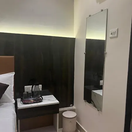 Powai Palace 3*